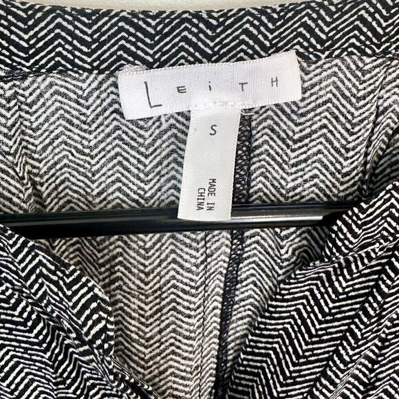 Leith Black and White Chevron Jumpsuit - Size: Small - Picture 4 of 8